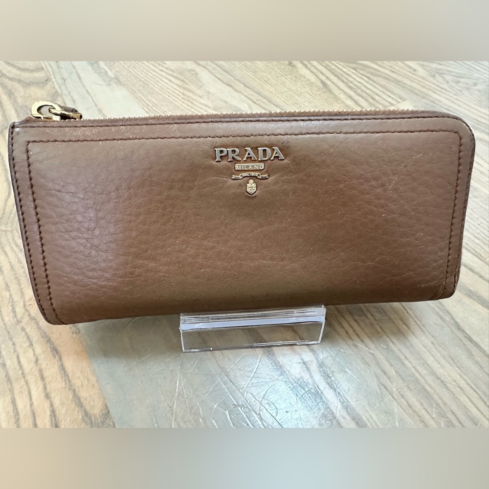 Prada Tan Leather Zip Wallet With Box and COA - Picture 2 of 12